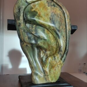 In ascolto-Orecchio in Pietra